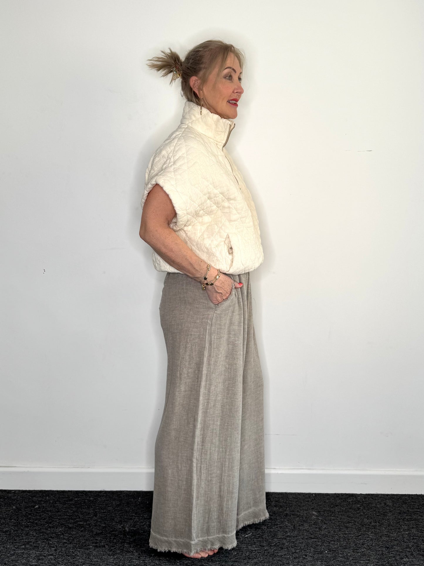 The Elodie Linen Trousers in Taupe