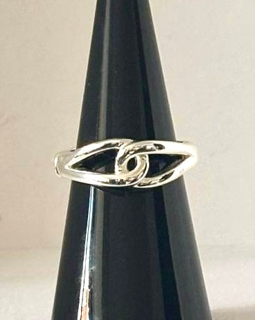 Interlocking Knot Ring in Silver