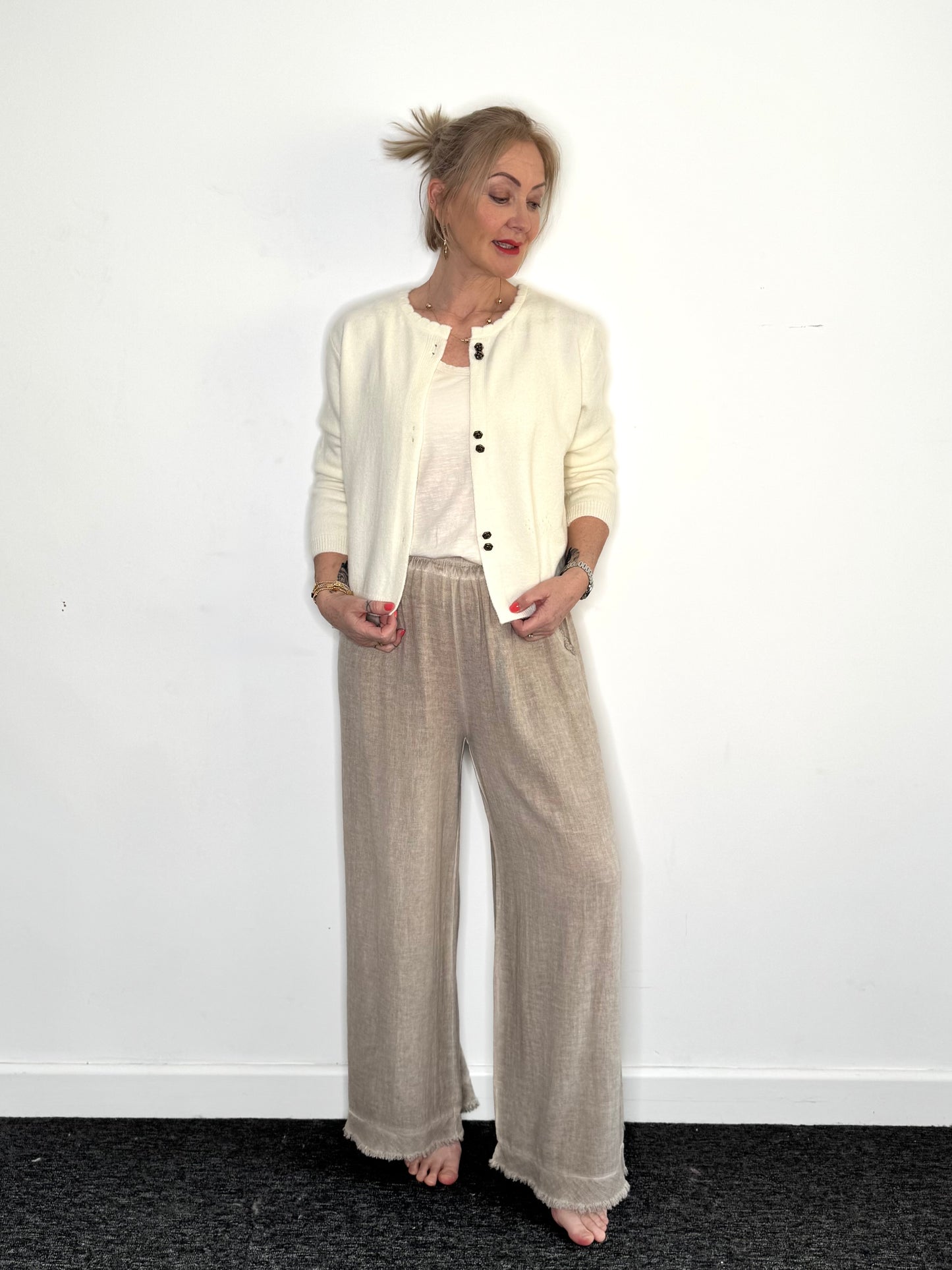 The Elodie Linen Trousers in Beige