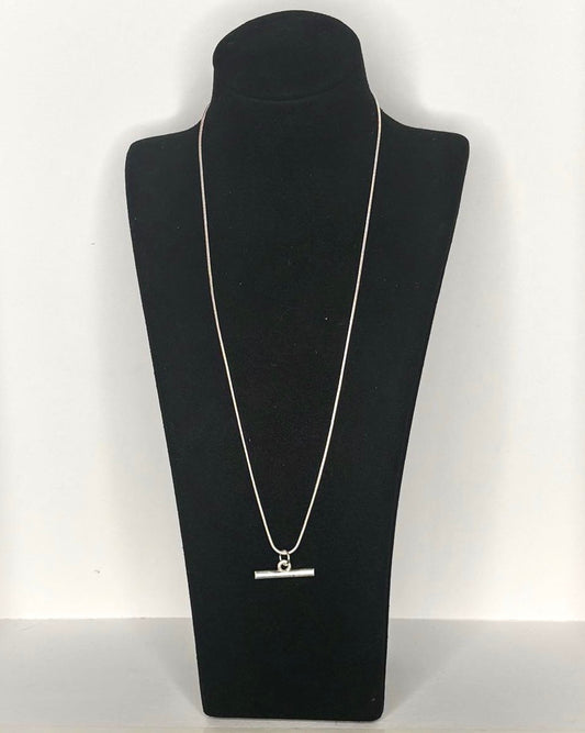 Minimalist Bar Pendant Necklace in Silver