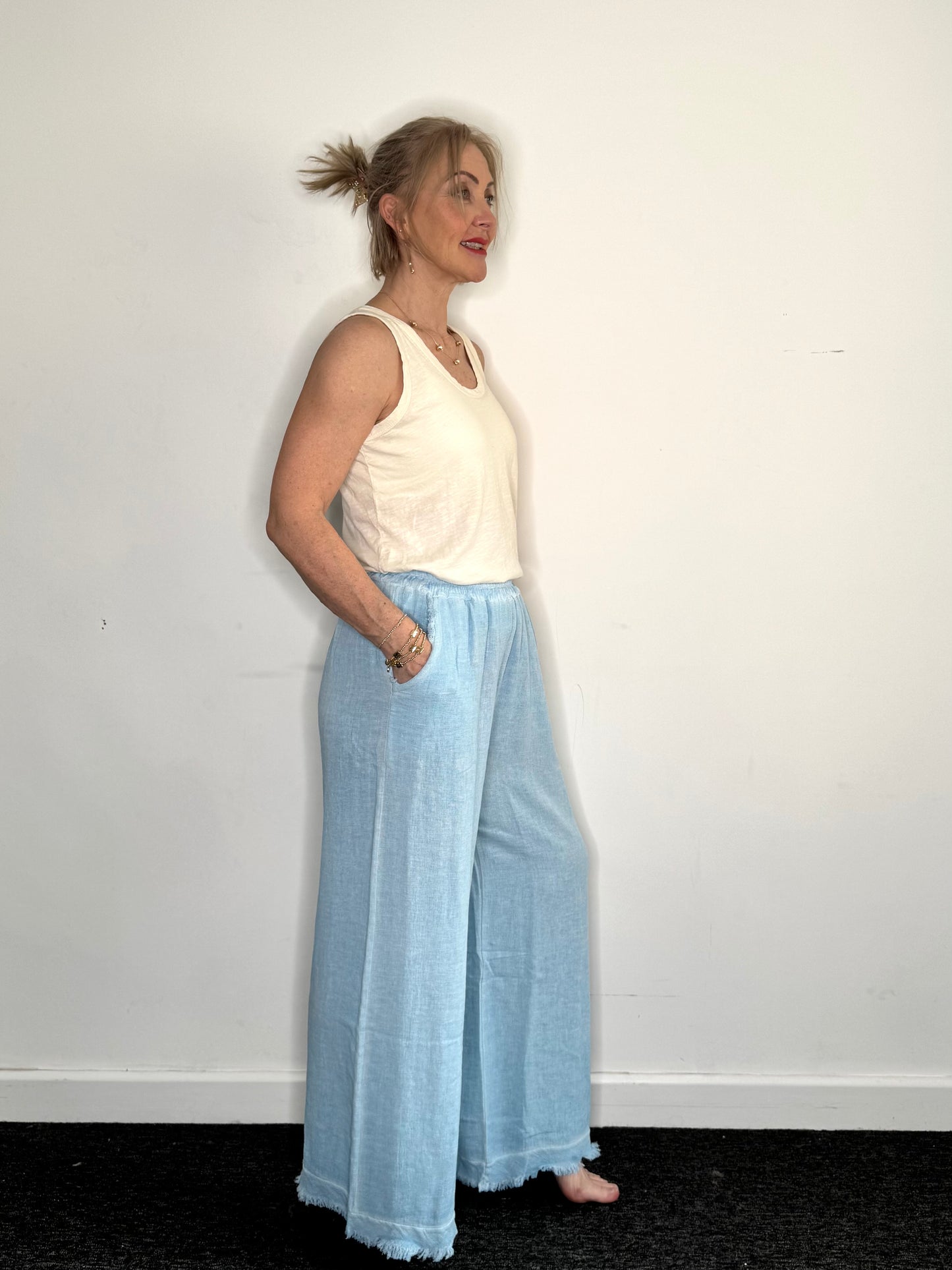 The Elodie Linen Trousers in Blue
