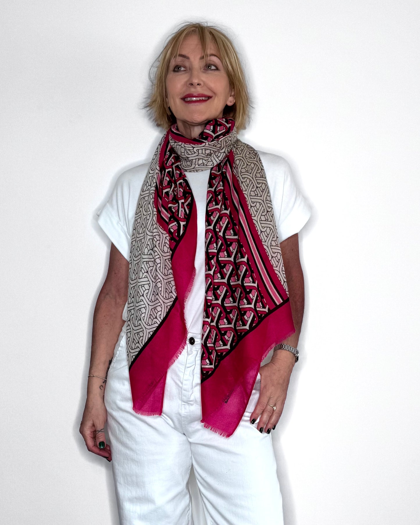Geometric Print Contrast Scarf in Pink