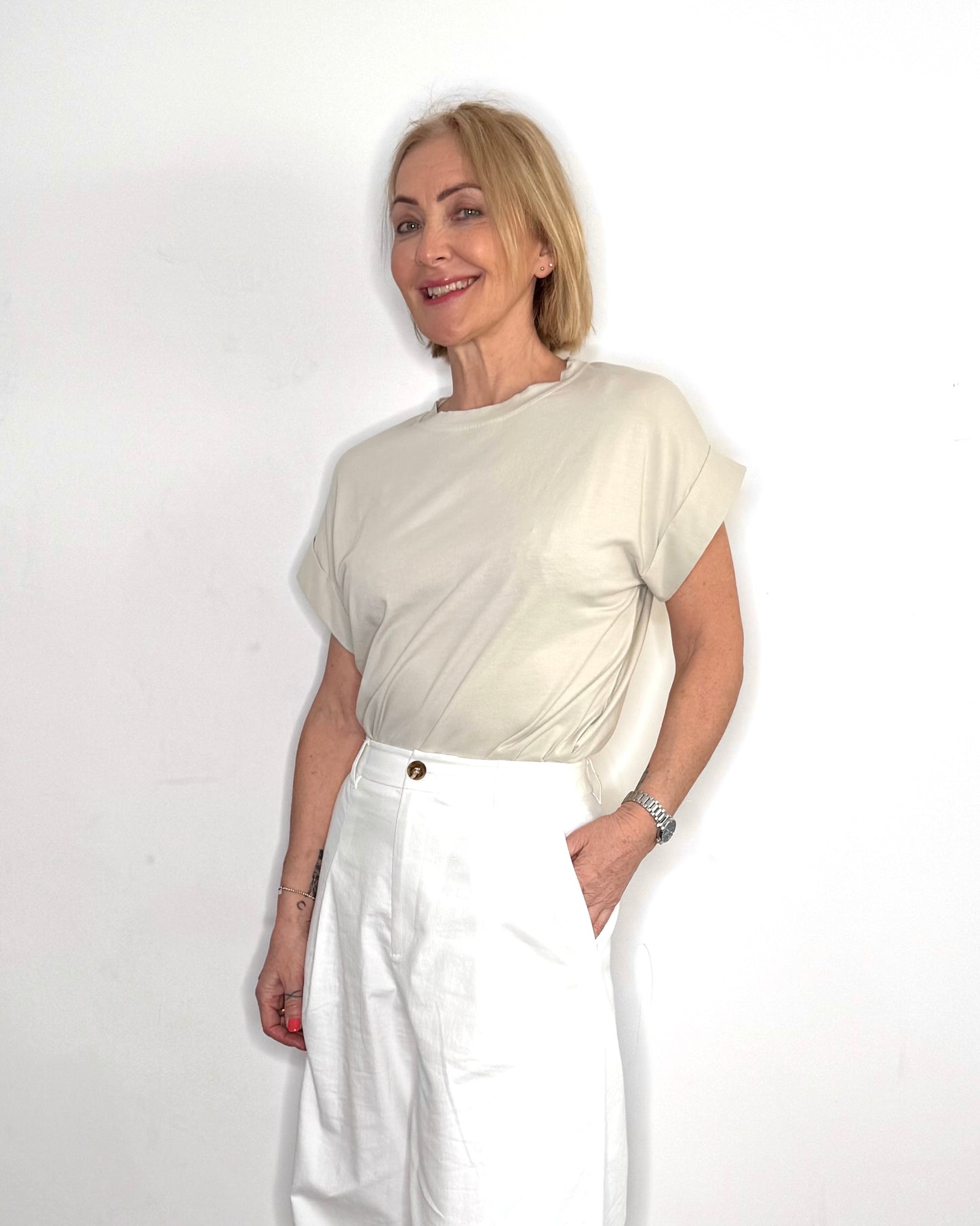 The Whiley T-Shirt in Beige