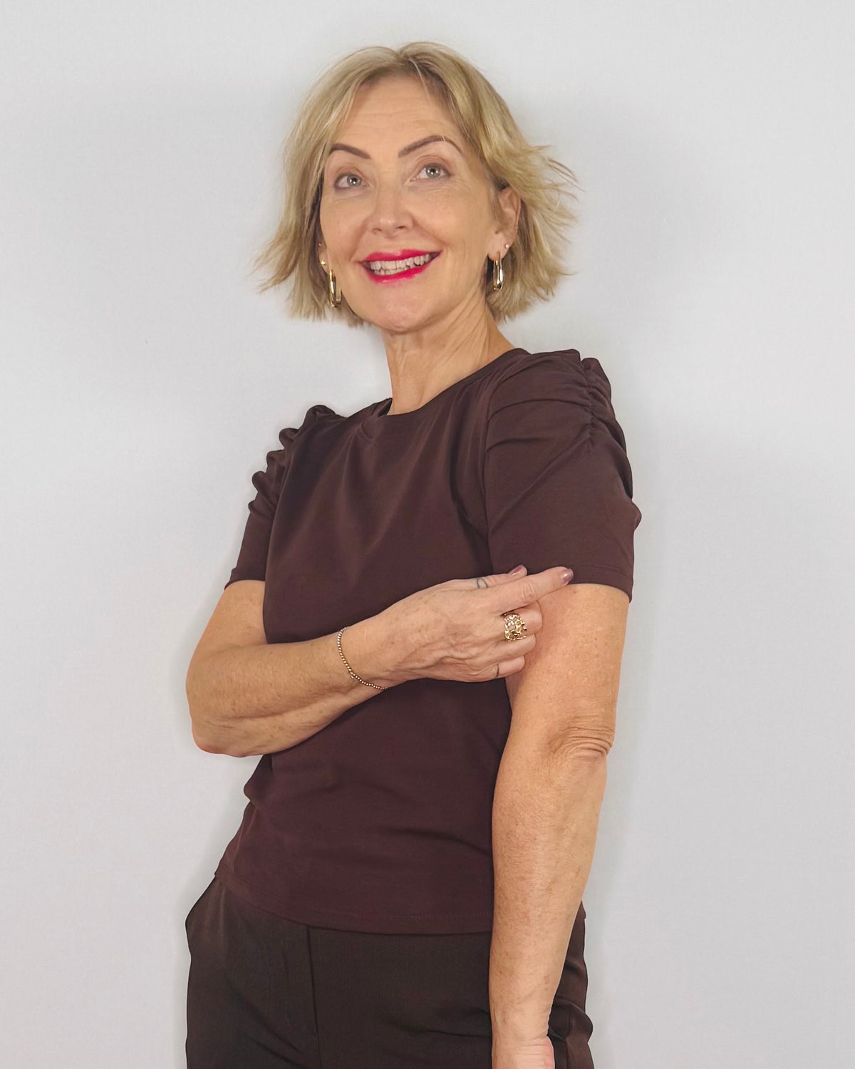 The Marnie Ruched Sleeve Cotton T-Shirt in Chocolate