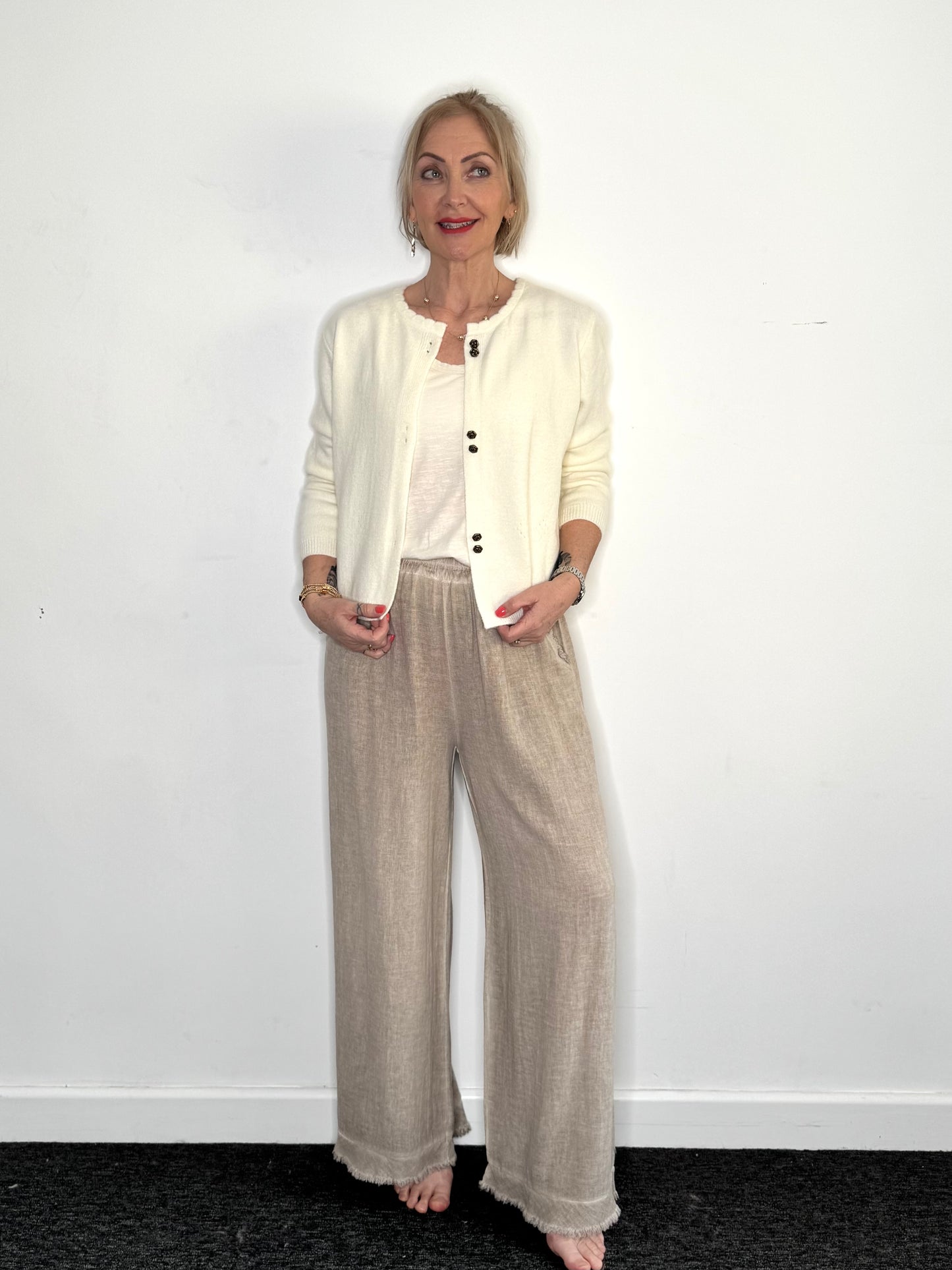 The Elodie Linen Trousers in Beige