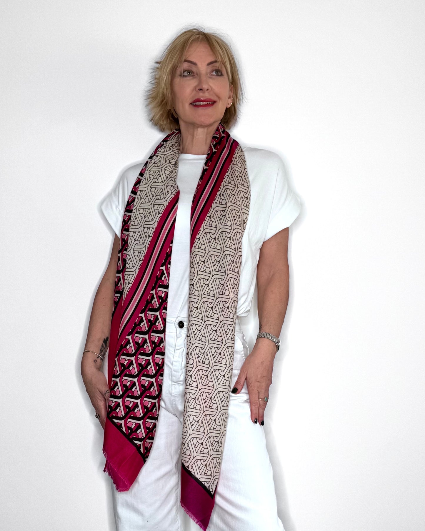Geometric Print Contrast Scarf in Pink