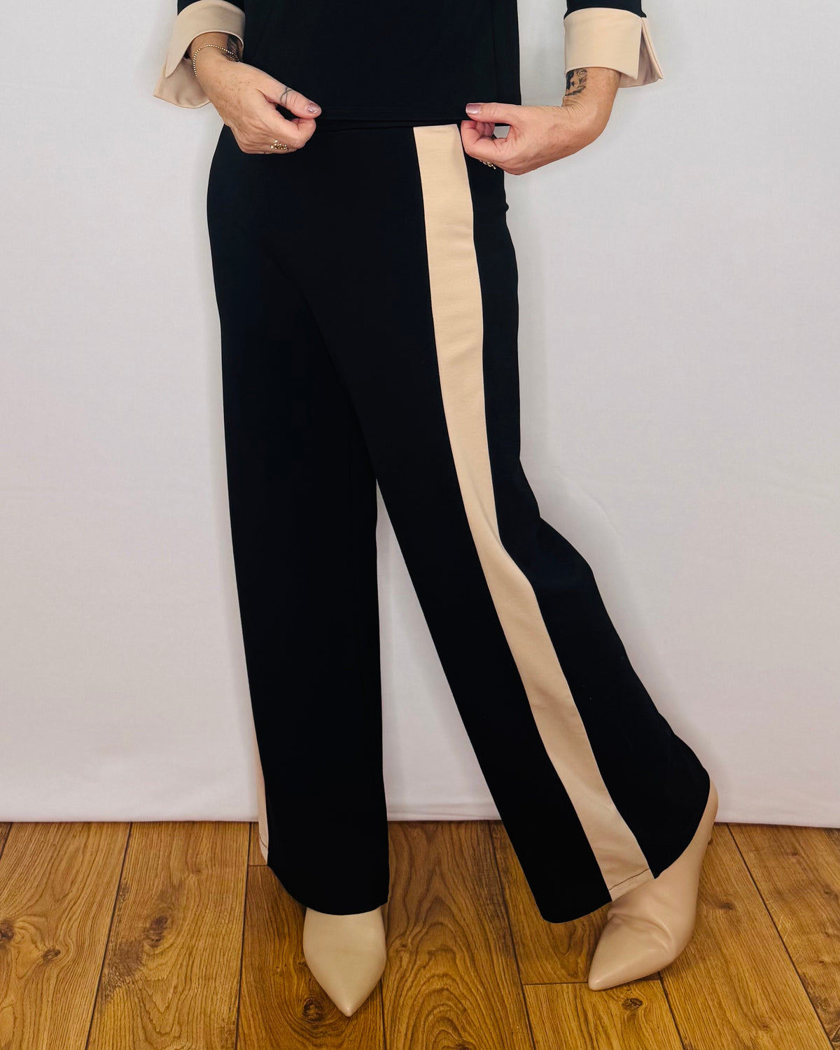Georgie Contrast Trim Trousers in Black