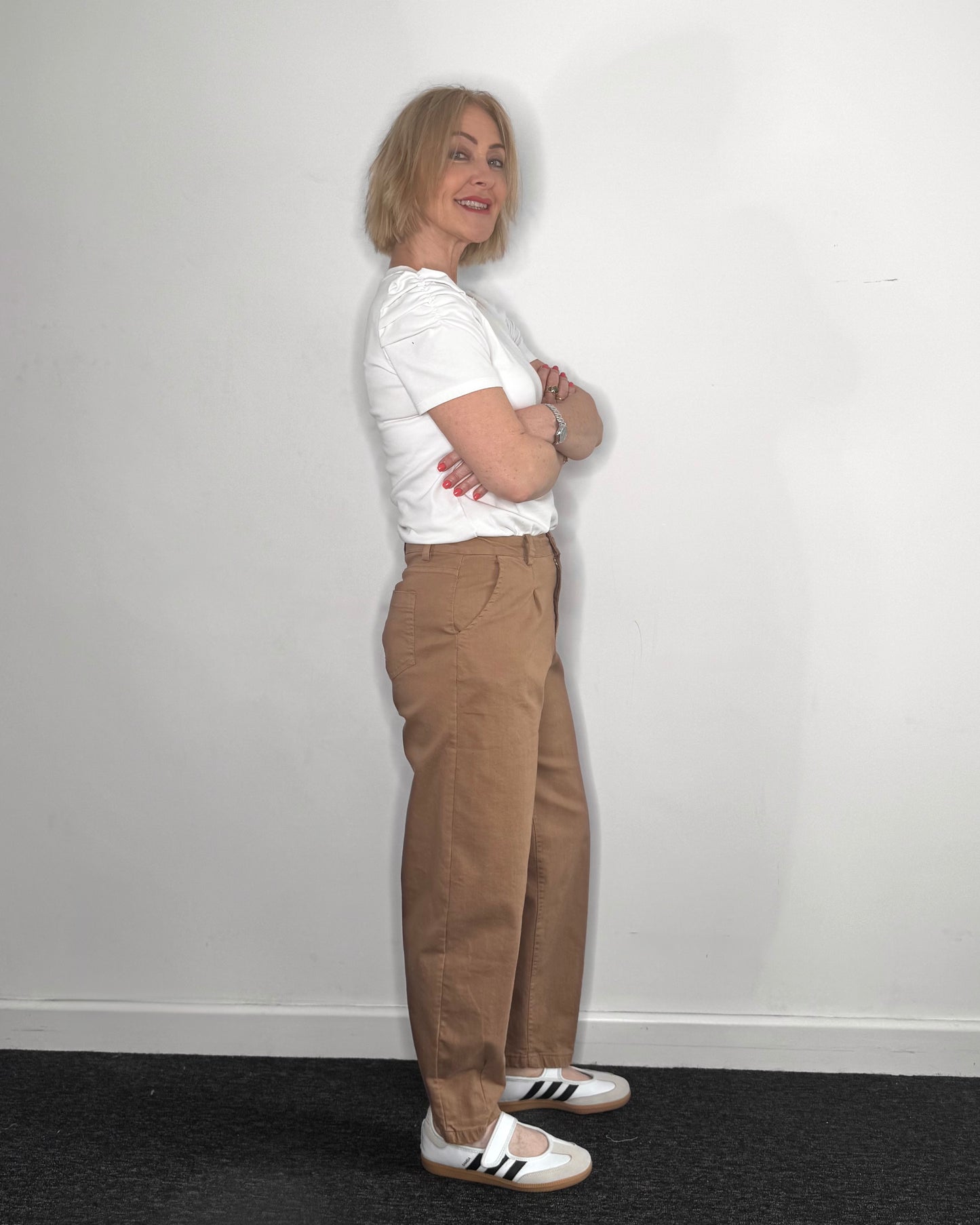 The May Barrel Trousers in Caramel