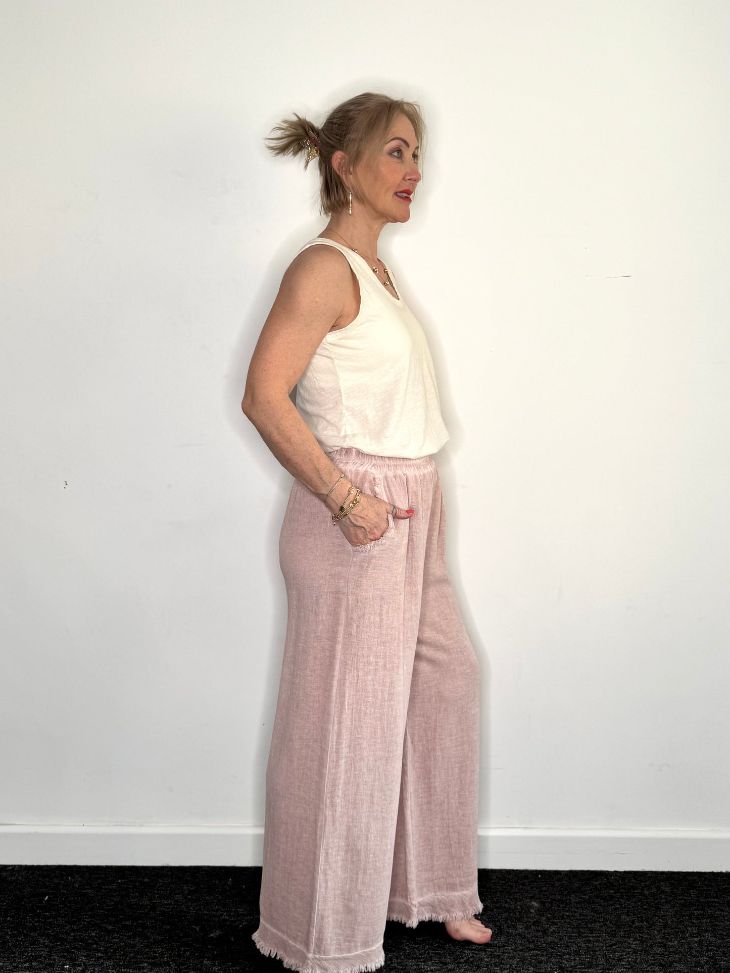 The Elodie Linen Trousers in Pink
