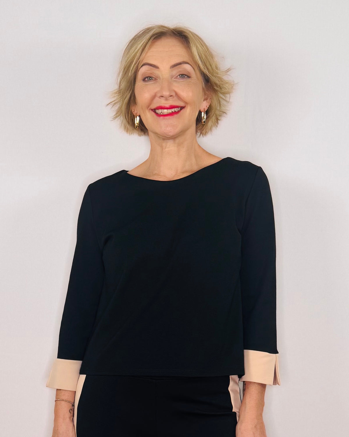 Galea Heavy Jersey Contrast Sleeve Top in Black
