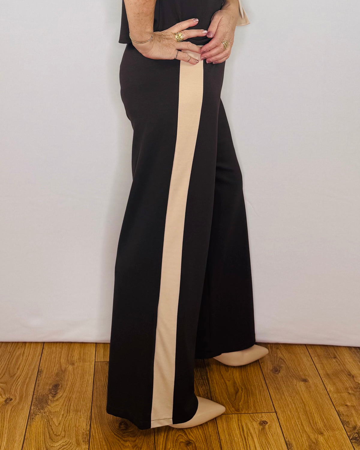 Georgie Contrast Trim Trousers in Chocolate