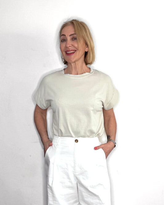 The Whiley T-Shirt in Beige