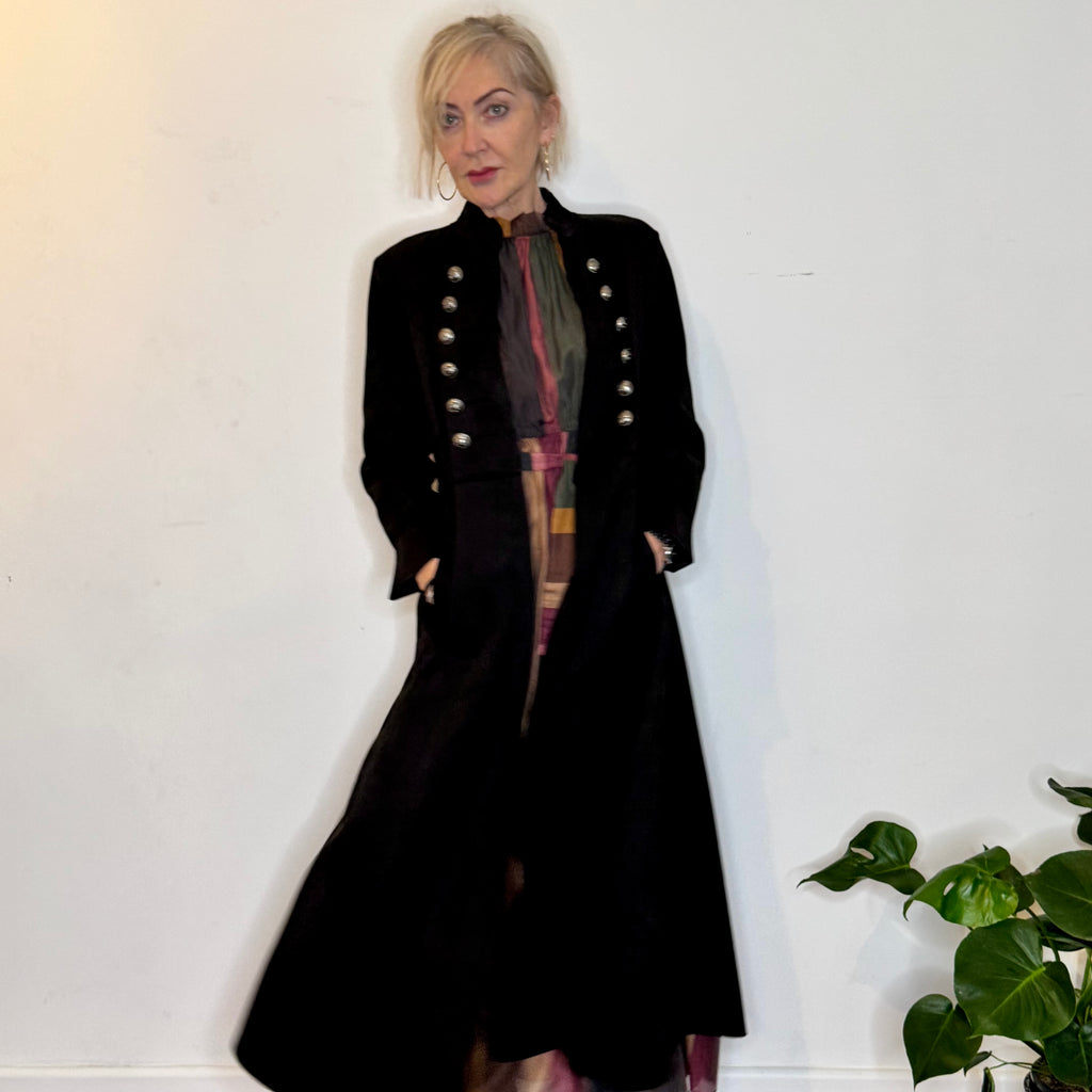 Long edge-to-edge open jacket