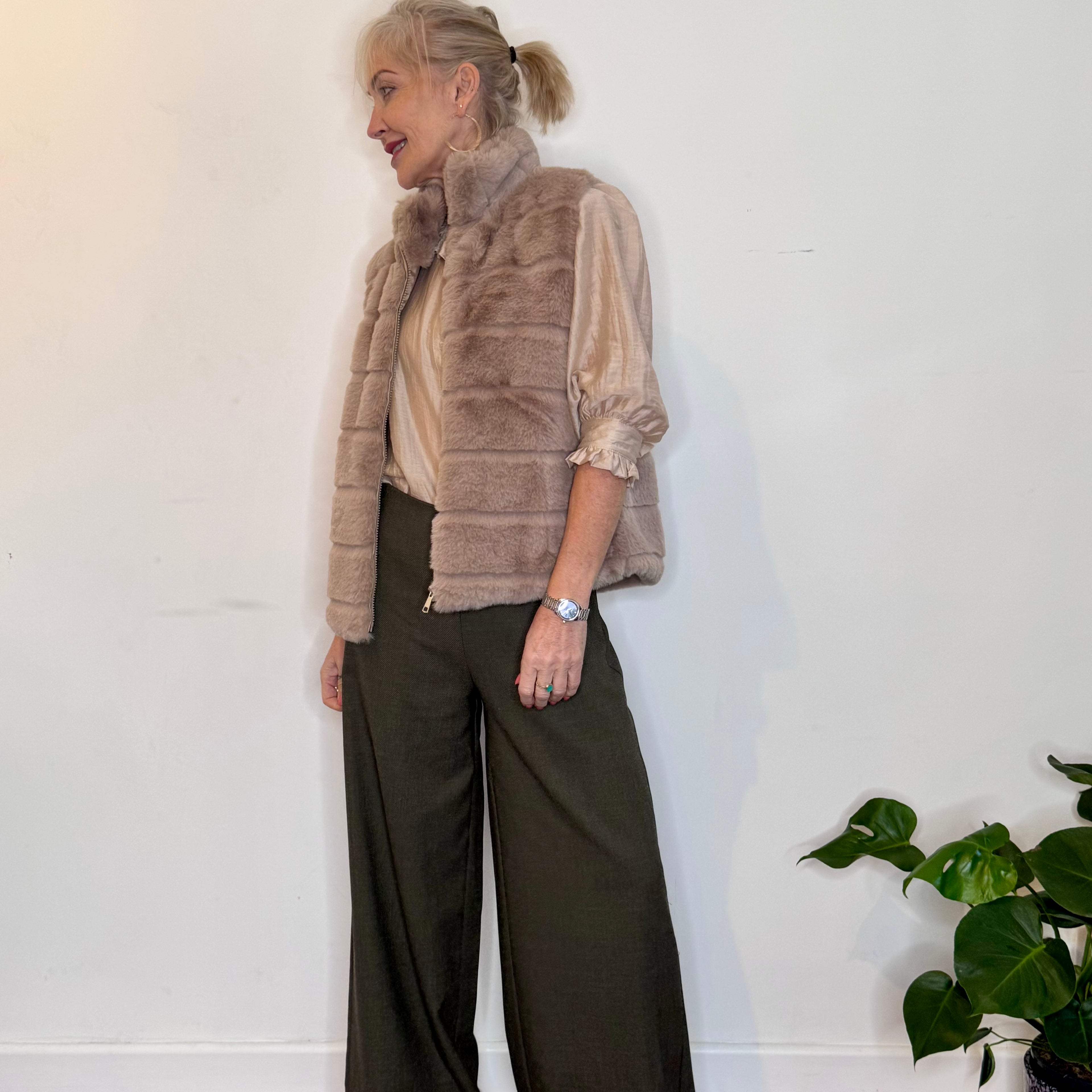 zip front faux fur gilet