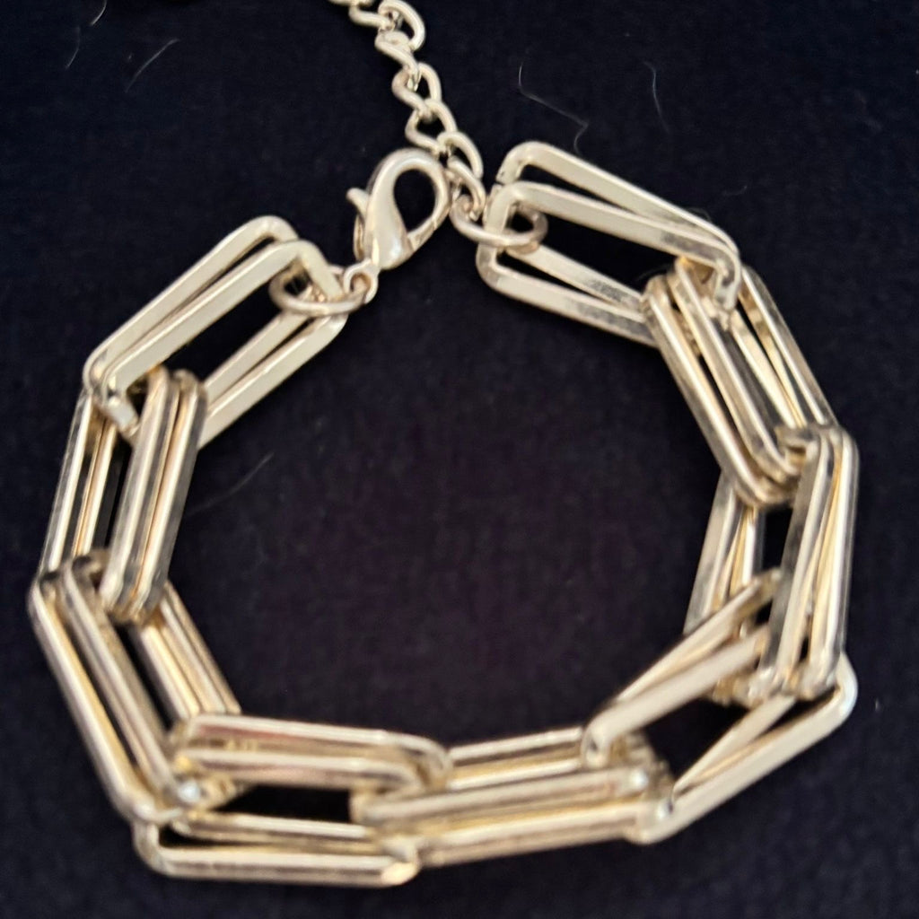 oblong links chain bracelet