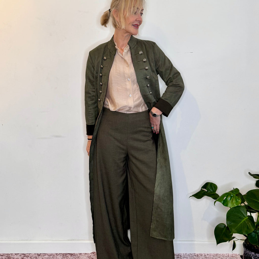 Long edge-to-edge open jacket