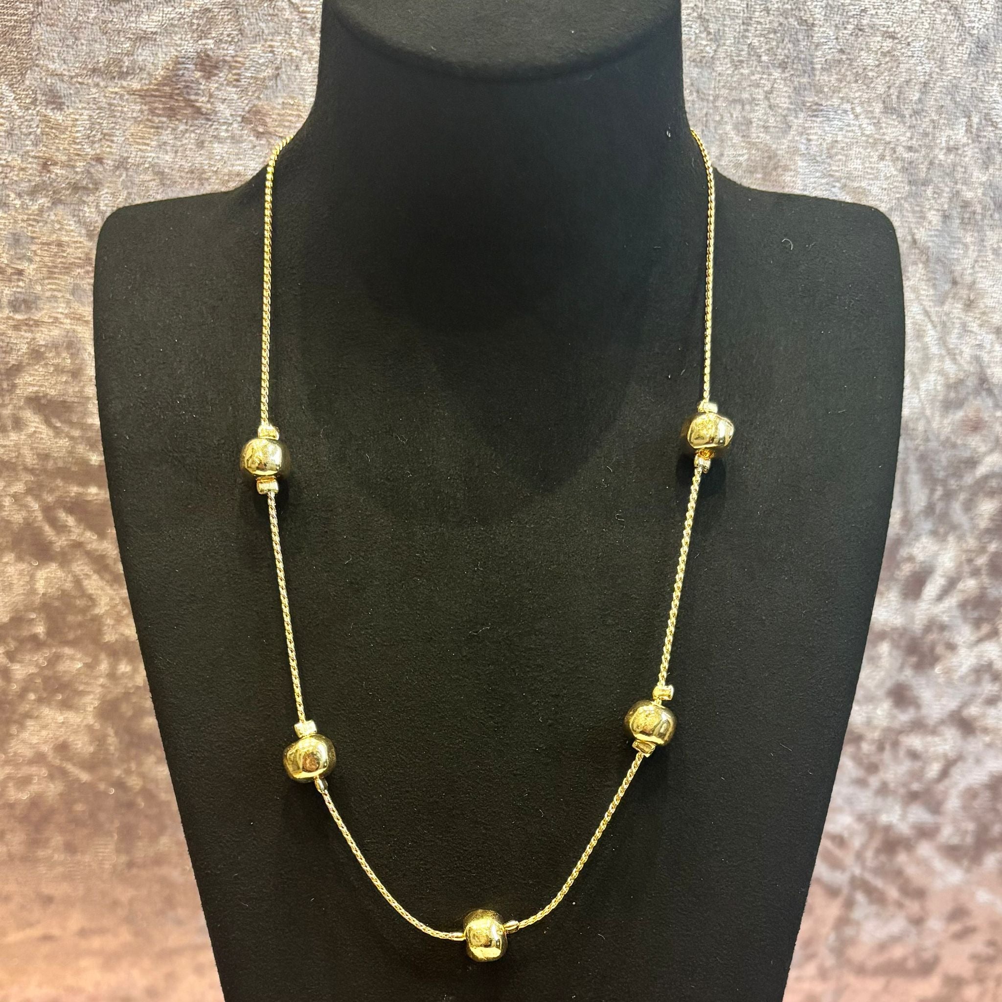 fine chain short nugget necklace