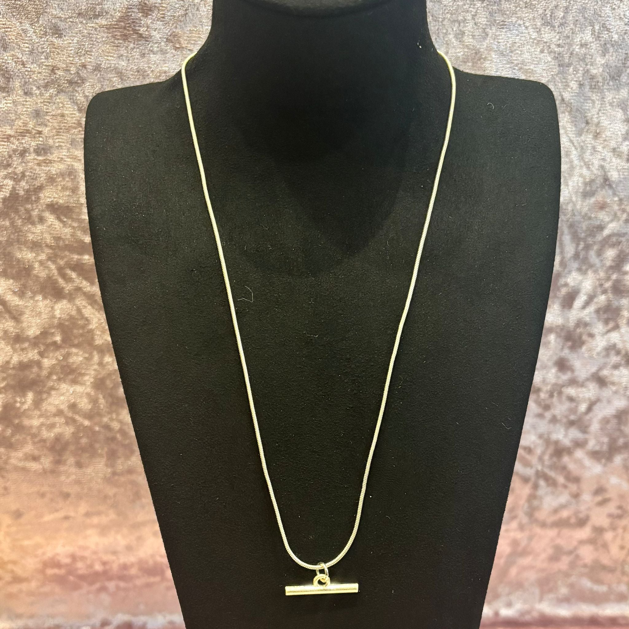 short fine snake chain with t-bar pendant