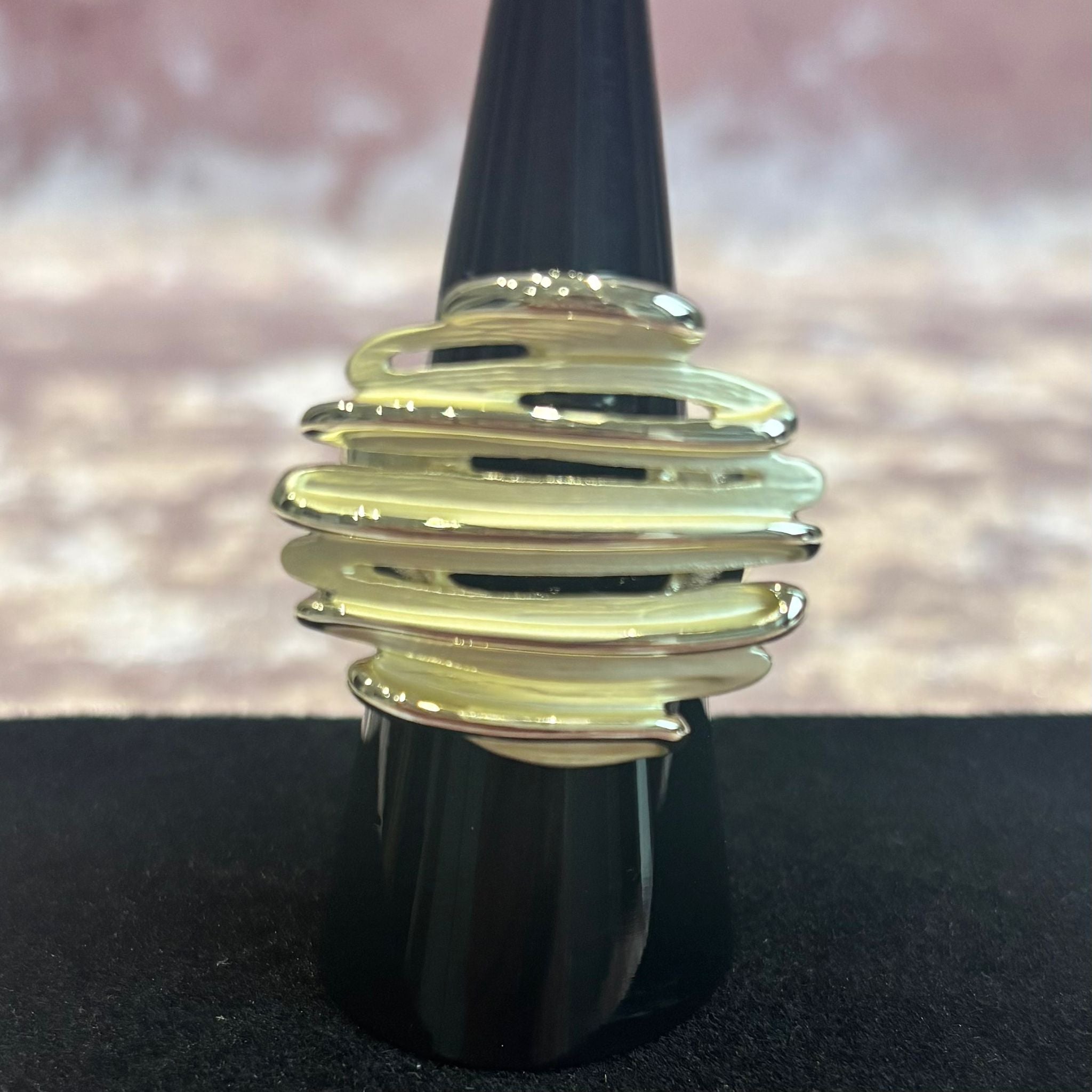 Contrast finish bar design ring