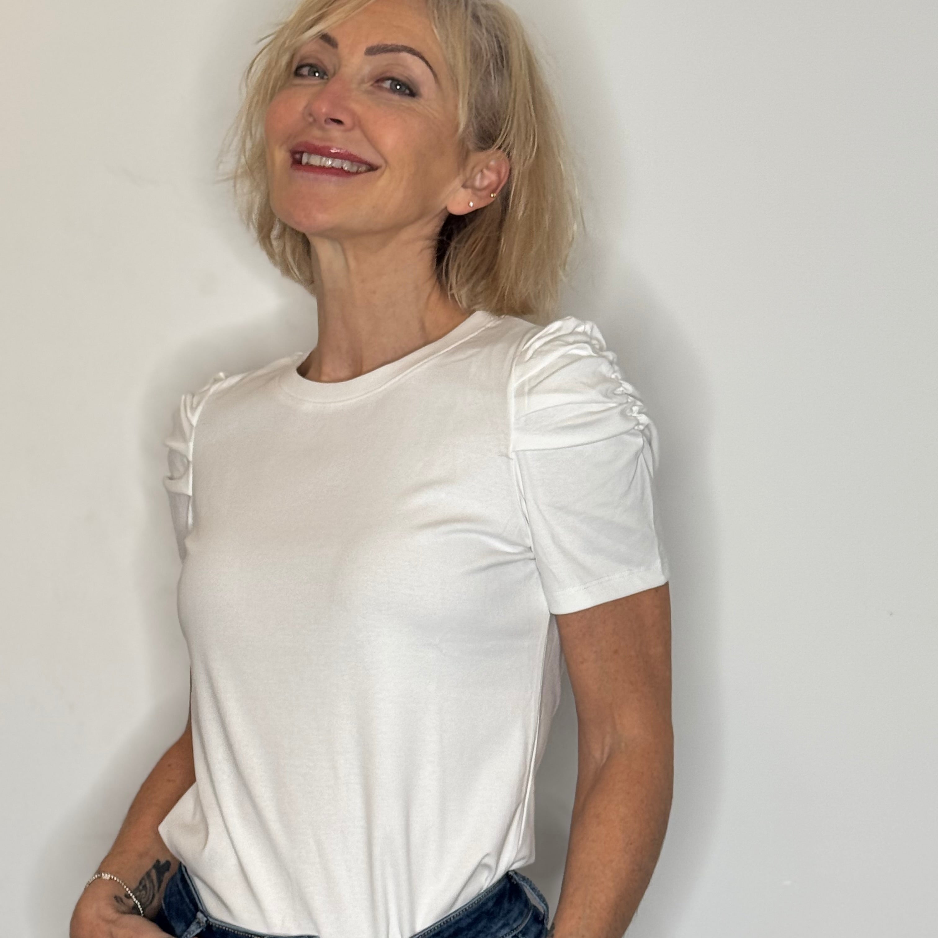 short sleeve ruched sleeve cotton tee