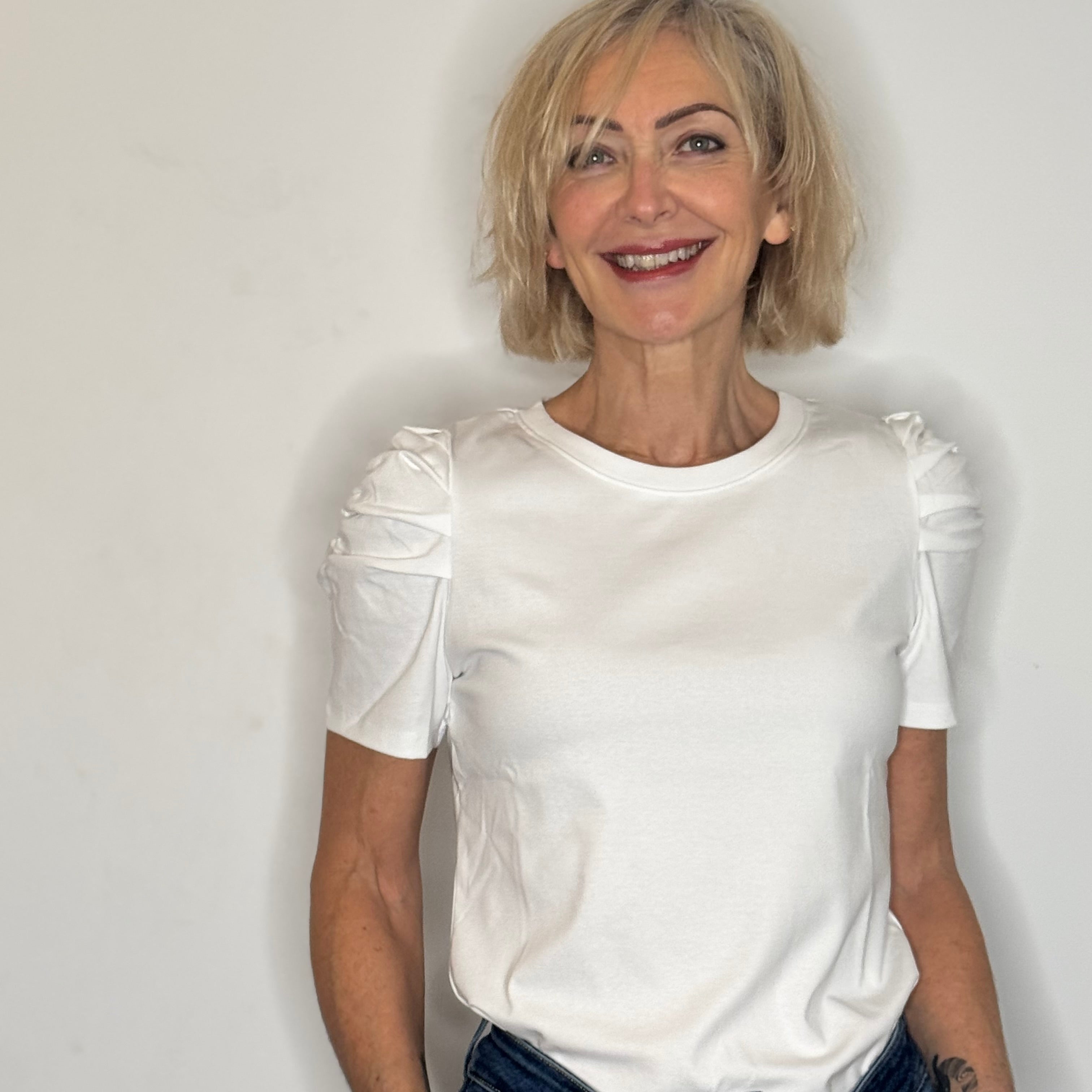 short sleeve ruched sleeve cotton tee